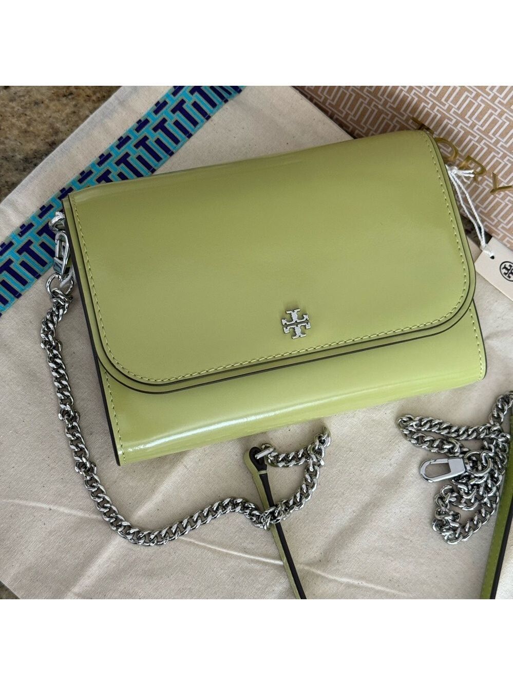 Tory Burch Authentic Brand New Emerson Patent Chain Wallet Candy Lime/705